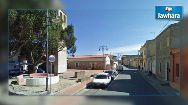 عمدة بلدة إيطالية ينظف شوارعها بنفسه