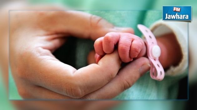 بعد العثور عليه مهملا في الطريق العام : إيواء طفل حديث الولادة بالمستشفى