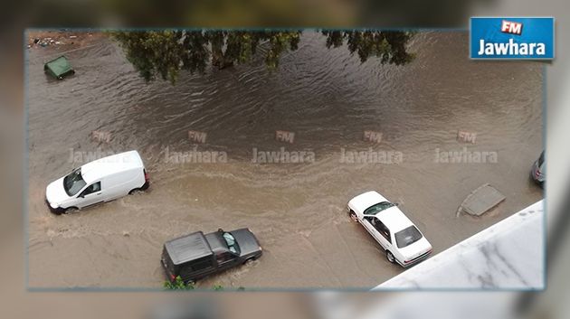 سوسة : تدخل الجيش و الحماية المدنية لإجلاء المواطنين و السيارات العالقة 