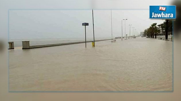 سوسة : حافلة ركاب عالقة بسبب الأمطار