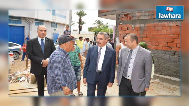 وزير التجهيز يعاين الأضرار في عدد من أحياء سوسة