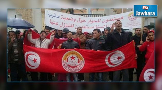 4 عمال من شركة