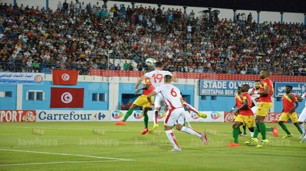 الشوط الأول لمباراة تونس و غينيا