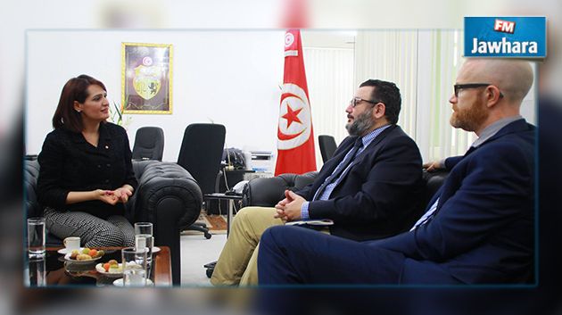 وزيرة الشباب تلتقي بمسؤولين من