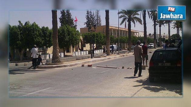 المكناسي : ناجحون في مناظرة عملة منجم الفسفاط يغلقون الطريق
