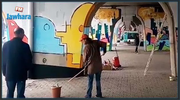 فنانون تشكيليون يزيّنون جسر شارع الجمهورية بالعاصمة 