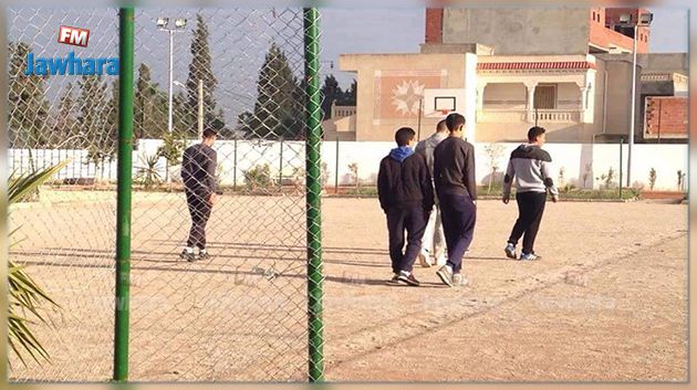 مساكن : ملعب رياضي للتلاميذ يتحوّل إلى مرتع للغرباء !