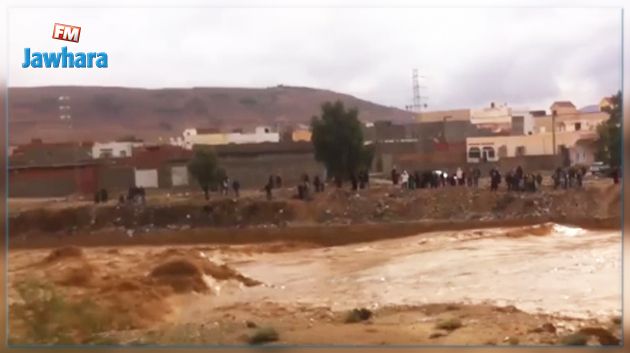 بسبب الأمطار : وفاة شخصين..طرقات مقطوعة وأشخاص عالقون في تطاوين
