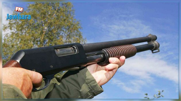 والد أحد المتهمين بالقيروان يصوب بندقية في وجه عدل منفذ