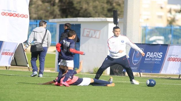 نجوم باريس سان جيرمان في زيارة لأكاديمية تونس