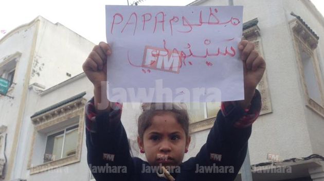 مسيرة في بني خيار مساندة لسائق الحافلة حافظ جنّان