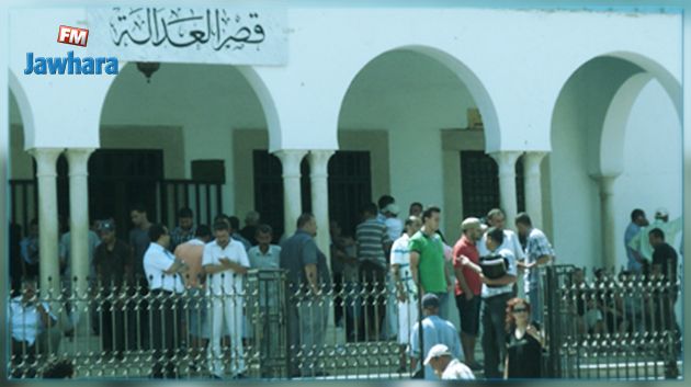 كهل يضرم النار في جسده داخل المحكمة الابتدائية بالقيروان