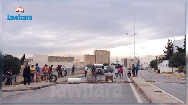 الأمن يتدخل لتفريق محتجين في بن قردان 