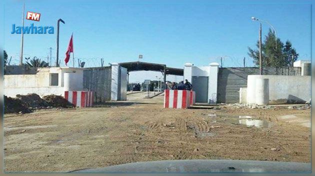 محتجون في بن قردان يغادرون نحو التراب الليبي في حركة تصعيدية