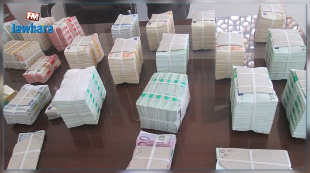 راس جدير : حجز مبلغ هام من العملة الصعبة على متن سيارة