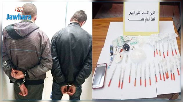 القبض على شابين بصدد تعاطي المخدرات في مبنى مهجور