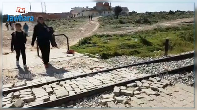 الرادار : سكك حديدية غير محمية في القلعة الصغرى