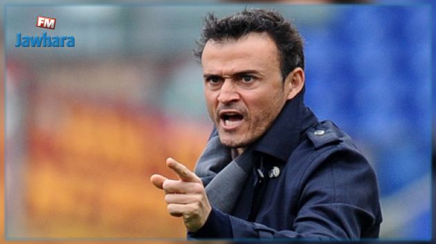 مدرب برشلونة يتسبب في أزمة لفنان عالمي