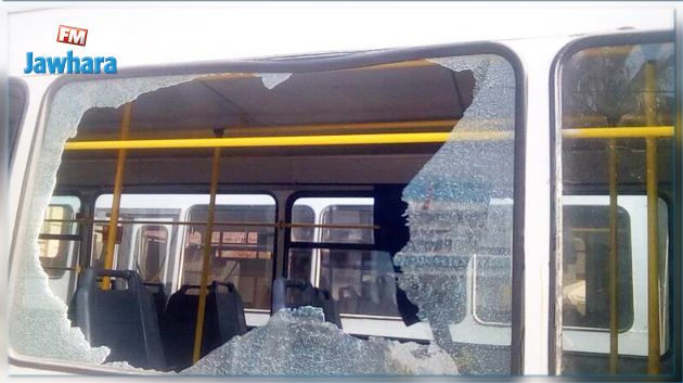 بين سوسة والمنستير : تلاميذ يرشقون حافلة بالحجارة