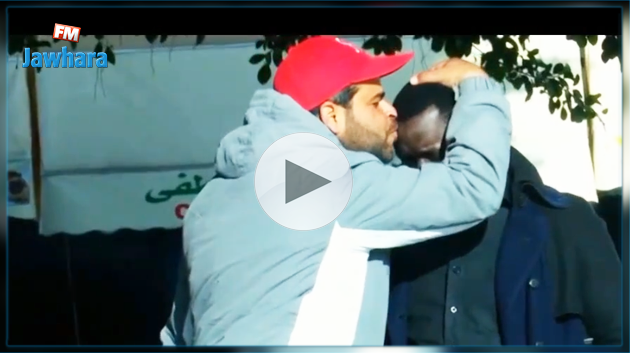 تونسيون يلقنون 