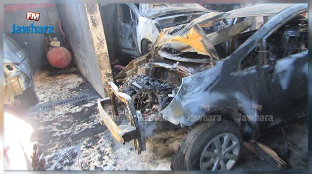(صور) الأضرار التي خلّفها الحريق بمعرض للسيارات في صفاقس