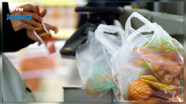 وزير البيئة : المواطن غير ملزم بشراء الأكياس من المساحات التجاريّة