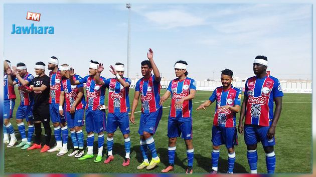 لاعبو إتحاد تطاوين ينزلون إلى الميدان بضمادات على رؤوسهم