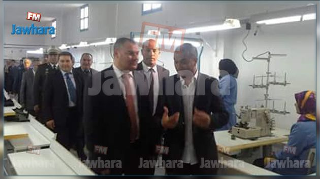 قصور الساف : شاب يفتتح مصنع خياطة يشغل 100 عامل وعاملة