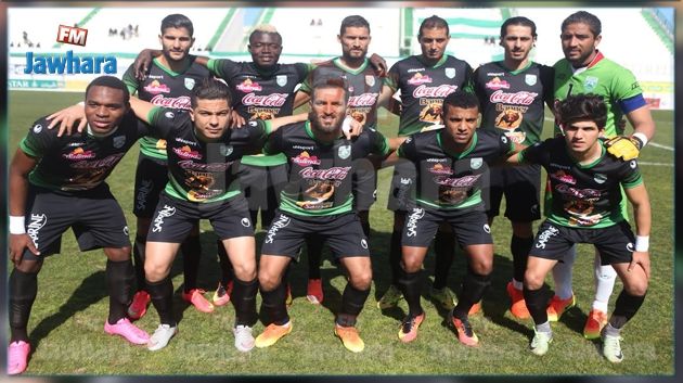 لاعبو حمام الانف يضربون عن التمارين