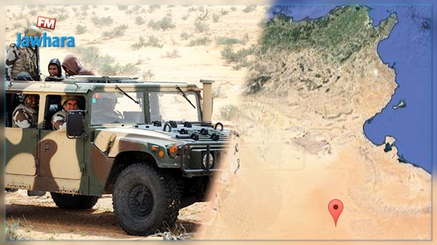 تشكيلة عسكرية تطلق النار على مهربي مخدرات وتصيب أحدهم