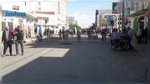 محتجون يغلقون كل الطرق المؤدية لحقول النفط بتطاوين