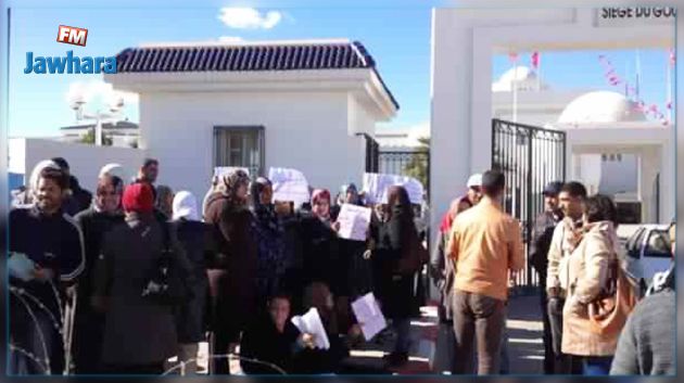 القيروان : احتقان وغلق مقر الولاية ومحتج يضرم النار في جسده