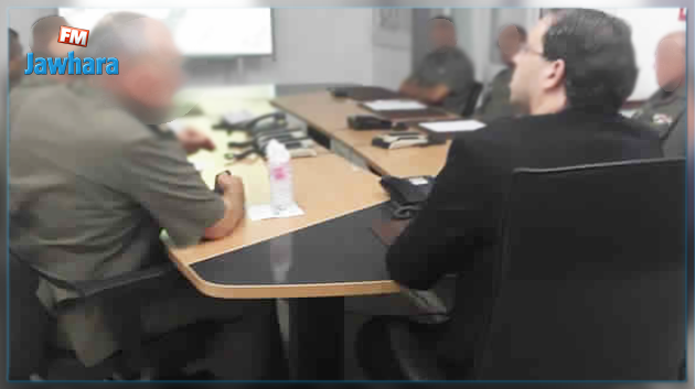 رئيس الحكومة يشرف على العمليّة الأمنية بسيدي بوزيد من ثكنة الحرس الوطني ببئر بورقبة