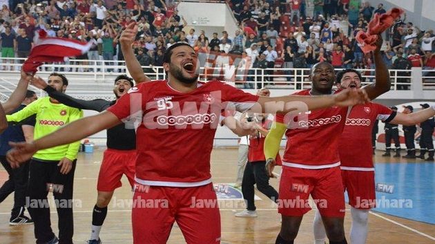 كرة اليد : فرحة لاعبي النجم الساحلي بعد الفوز على الترجي الرياضي 