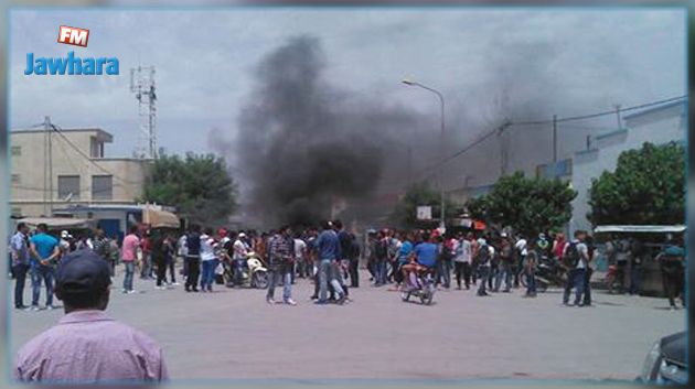 احتقان في منوبة بعد محاولة بائع متجوّل الانتحار 