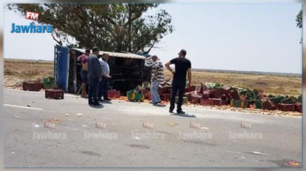 المهدية : انقلاب شاحنة محملة بالخضر والغلال