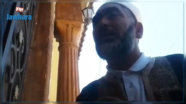 مشادة كلامية بين الشيخ محمد بن حمودة وعادل العلمي بسبب حملة غلق المقاهي