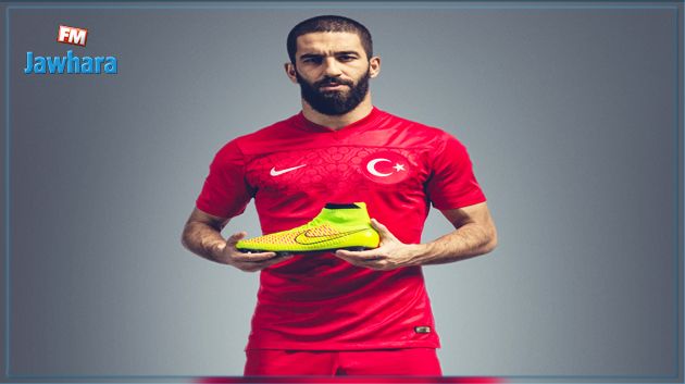 أردا توران يعتزل اللعب دوليا بعد الإعتداء على صحفي