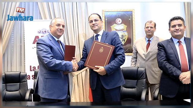 البنك العربي لتونس يرافق وزارة التربية في مشروع رقمنه المدرسة التونسية