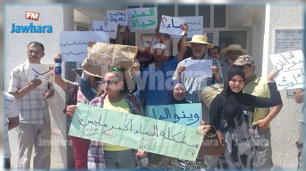 أهالي جزيرة جربة يحتجون على تكرّر انقطاع مياه الشراب