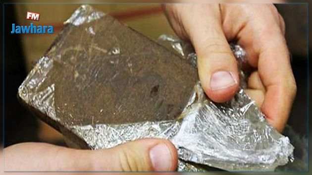 القيروان : القبض على عون أمن بحوزته مواد مخدرة