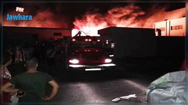 حريق بمصنع : وصول تعزيزات من الحماية المدنية إلى القلعة الكبرى 