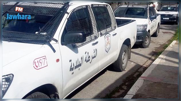 المهدية : صاحب مقهى يدهس أعوان شرطة بلدية