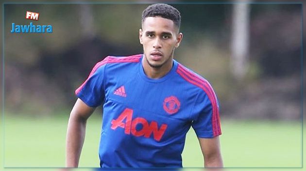 الأهلي الليبي يتعاقد مع لاعب من مانشستير يونايتد