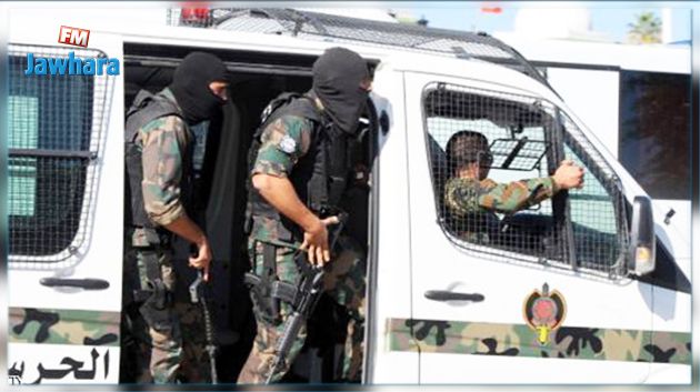 حجز مبلغ مالي مجهول المصدر ومخدرات بحوزة أجنبيين