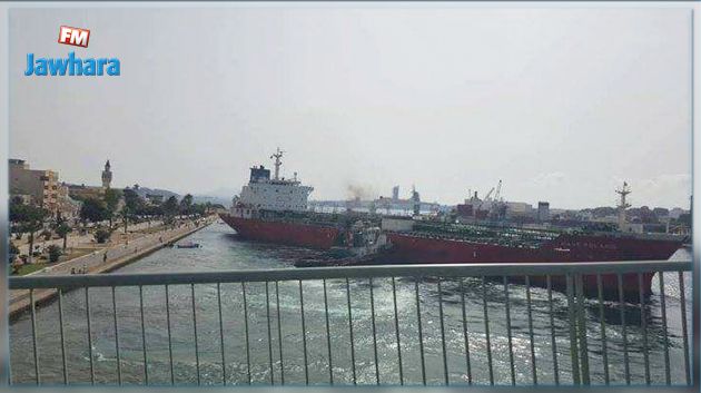  إعادة باخرة تجارية إلى مكانها بميناء بنزرت بعد خروجها عن مسارها 