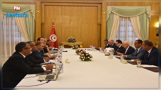 قبل الإعلان عن تحوير وزاري : رئيس الحكومة يجتمع بالموقّعين على وثيقة قرطاج