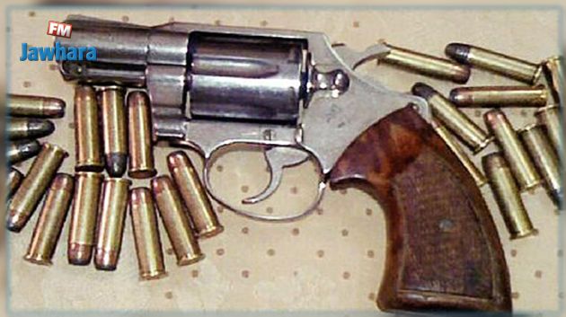 القيروان : القبض على شاب مقيم بالخارج بحوزته سلاح وخراطيش