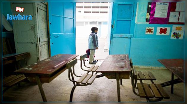 الأولياء والتلاميذ يحتجّون : معلّم واحد في مدرسة! 