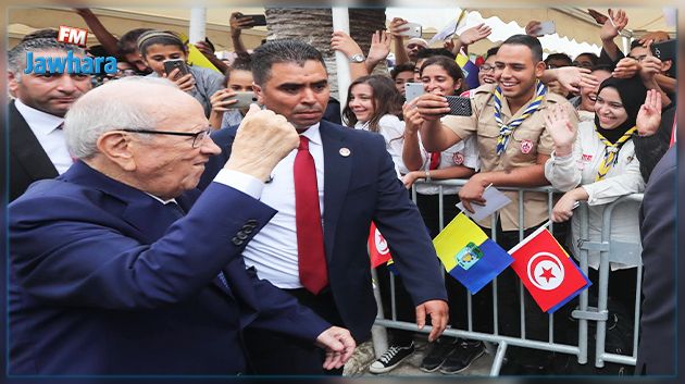 بالصور : الباجي قايد السبسي يزور قصر بلدية سوسة 